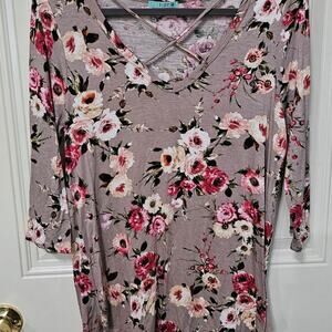 Floral crisscross 3/4 sleeve blouse